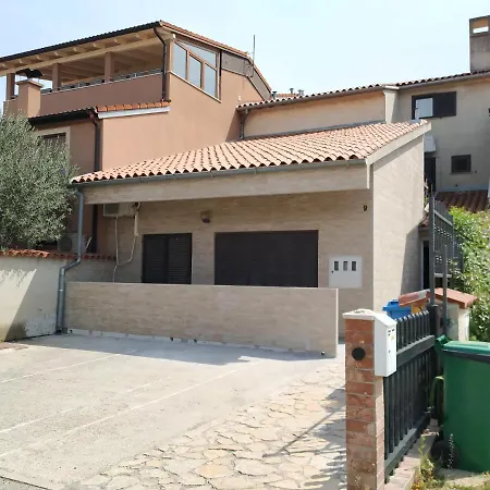 Zlatko Apartment